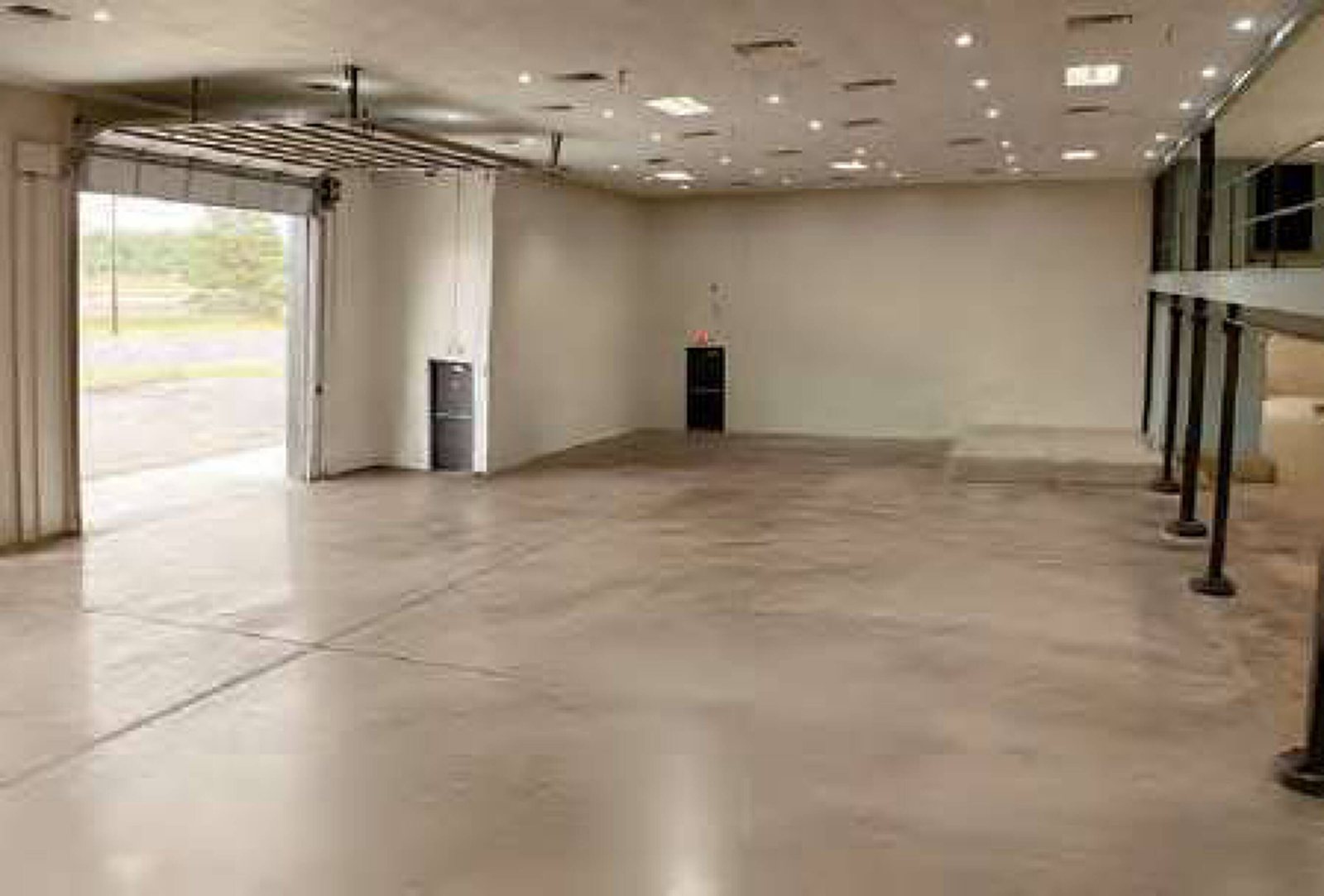 Interior — open floor